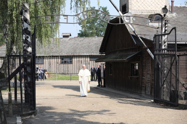 papież franciszek w auschwitz